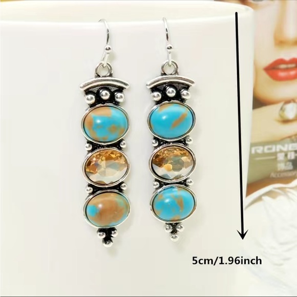 HOST PICK! π π₯³β€οΈVintage Silver and Turquoise Drop Earrings - Picture 2 of 5